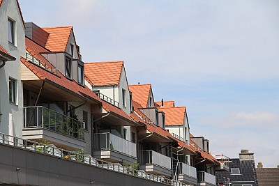 Appartementsgebouw en winkelruimtes - Destelbergen